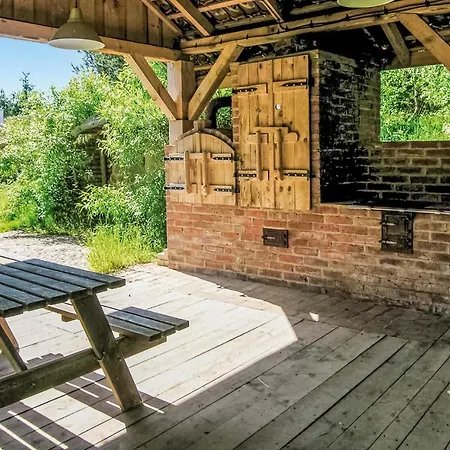 Four-bedroom In Nyaraló Miłakowo